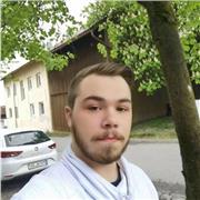 Englisch-Tutor, der Kinder aller Altersgruppen unterrichtet